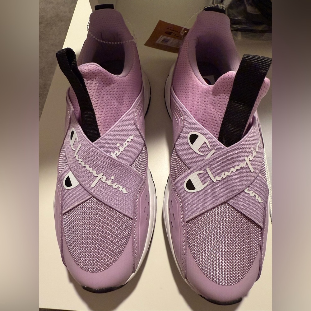 NWT Women’s Champion Lilac Slip on sneakers